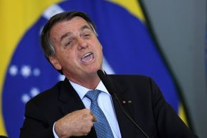 巴西總統妄稱疫苗與愛滋有關　遭臉書YouTube刪除
