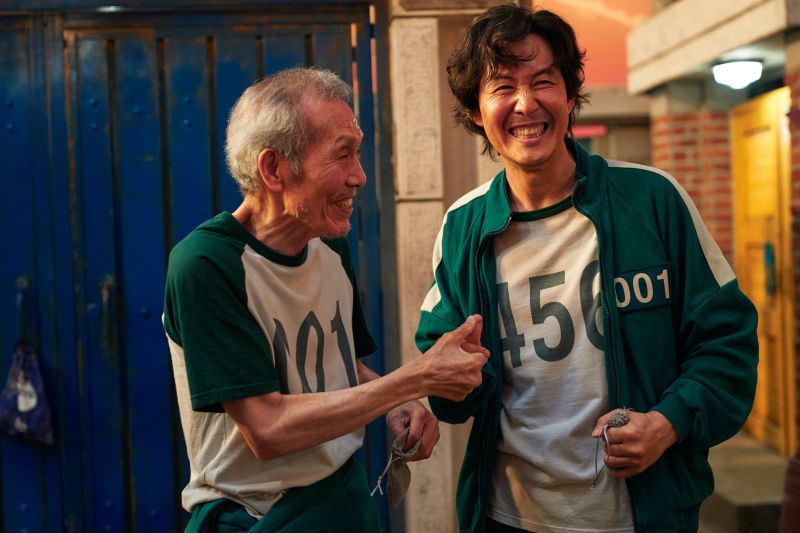 ▲《魷魚遊戲》演員吳永洙(左)因涉嫌猥褻罪遭到起訴。右為演員李政宰。(圖/Netflix提供)