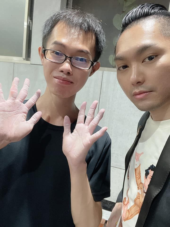 ▲連千毅指控鄧佳華（左）違約。（圖／鄧佳華臉書）