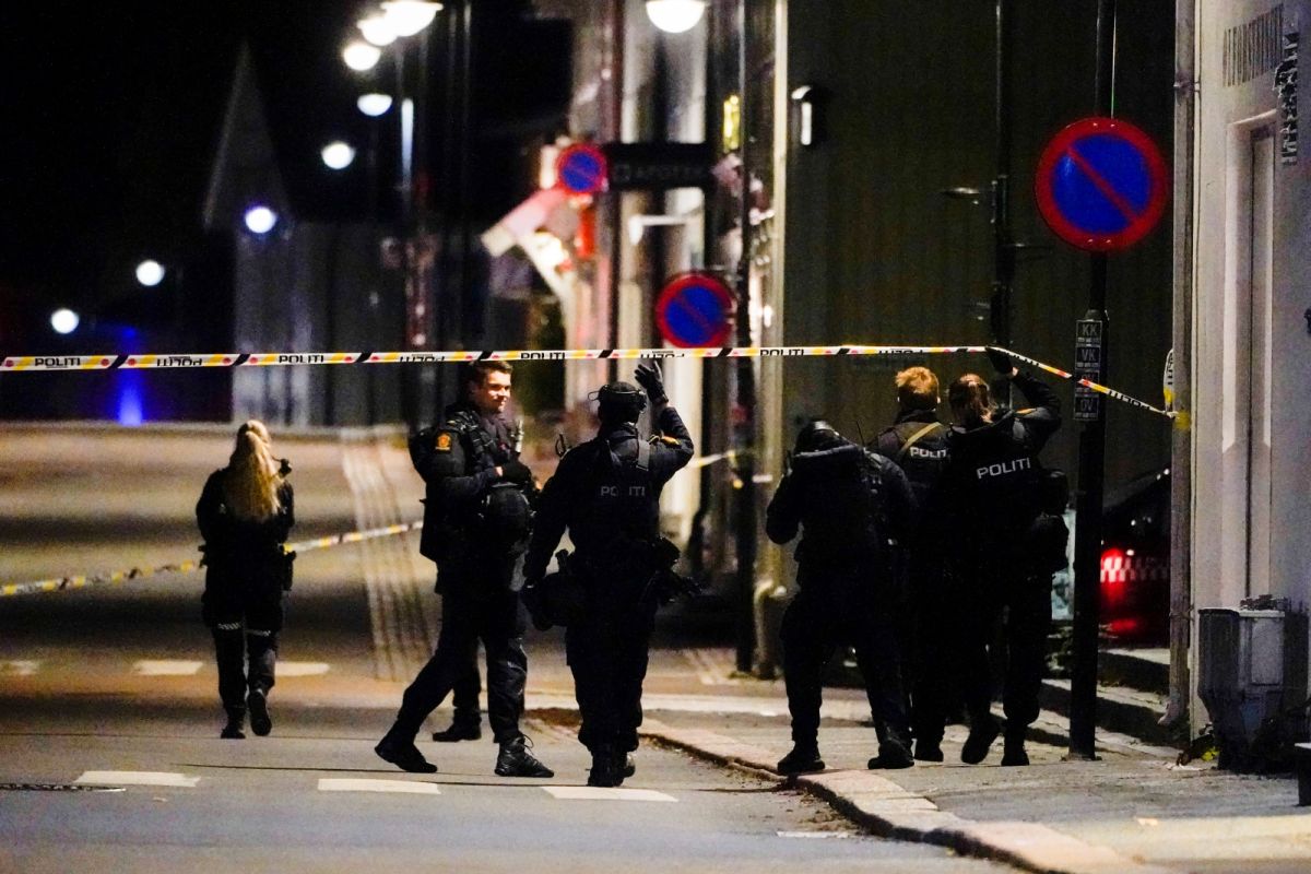 ▲挪威孔斯貝格鎮（Kongsberg）昨天發生弓箭攻擊案，造成5死2傷。警方表示犯嫌為丹麥公民。（圖／美聯社／達志影像）