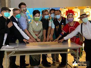 活絡舊城區 「鈴蘭通」23日起邀民眾散步納涼趣 ▲第三屆鈴蘭通散步納涼會23日起登場,今天舉辦點燈儀式,並宣布豐富節目邀民眾散步納涼趣。(圖/記者金武鳳攝,2021.10.14)