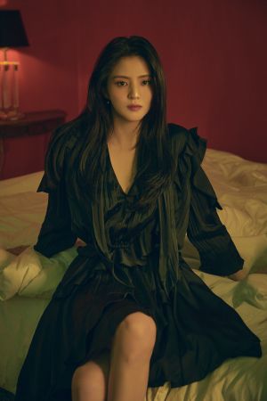 ▲韓韶禧為作品上武術學校,成功拿到畢業證書。(圖/Netflix) ▲韓韶禧為作品上武術學校,成功拿到畢業證書。(圖/Netflix)