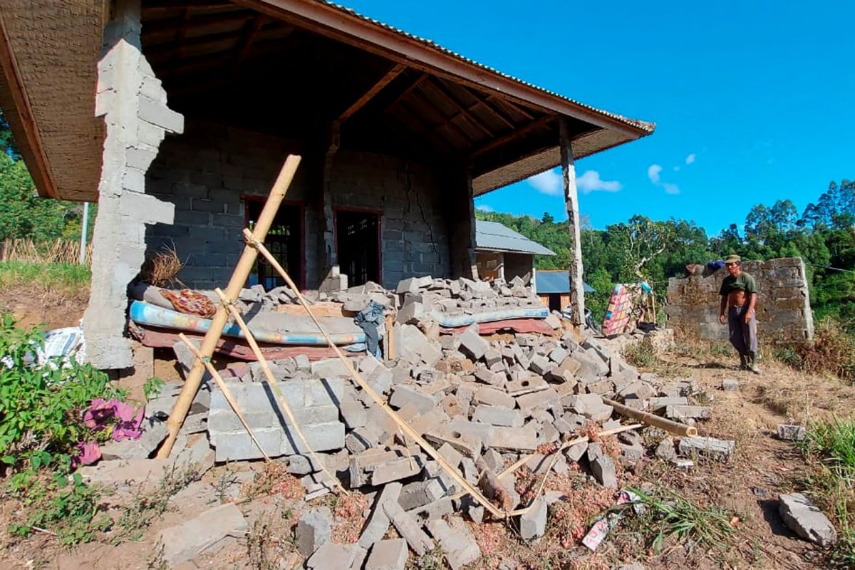 ▲印尼峇里島今天清晨發生芮氏規模4.8地震，目前傳出至少2人罹難，7人受傷。（圖／美聯社／達志影像）
