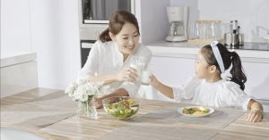 賈永婕 ▲賈永婕邀請可愛的5歲小姪女一起拍廣告。(圖/翻攝賈永婕FB)