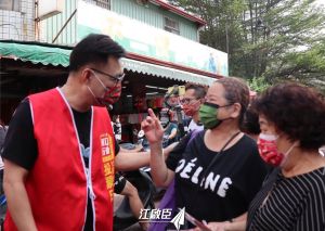 鎮瀾宮會顏清標 朱立倫批陳柏惟3零加3毒立委 ▲江啟臣上午和刪Q團體到霧峰掃街,與朱立倫王不見王。(圖/江啟臣服務處提供,2021.10.17)