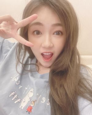 ▲ㄚ頭認真賺錢變成演藝圈副業女王。(圖/ㄚ頭臉書) ▲ㄚ頭認真賺錢變成演藝圈副業女王。(圖/ㄚ頭臉書)