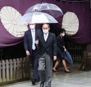 靖國神社秋祭　日本前首相菅義偉參拜
