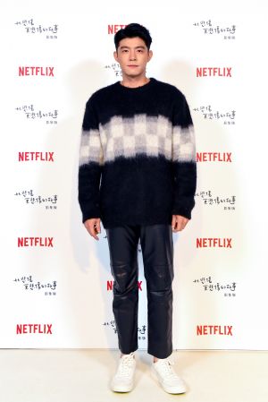 ▲王柏傑淡然看待自殘往事。(圖/Netflix) ▲王柏傑淡然看待自殘往事。(圖/Netflix)