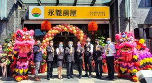 ▲新竹近期學區宅搶手,謝孟涓店東開幕時說明,集團完備的聯賣制度,有效助消費者圓滿成家。(圖/品牌提供)