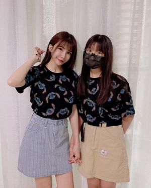 LaLa蘇心甯 ▲LaLa蘇心甯(左)和女兒站在一起宛如姊妹檔。(圖/翻攝蘇心甯IG)