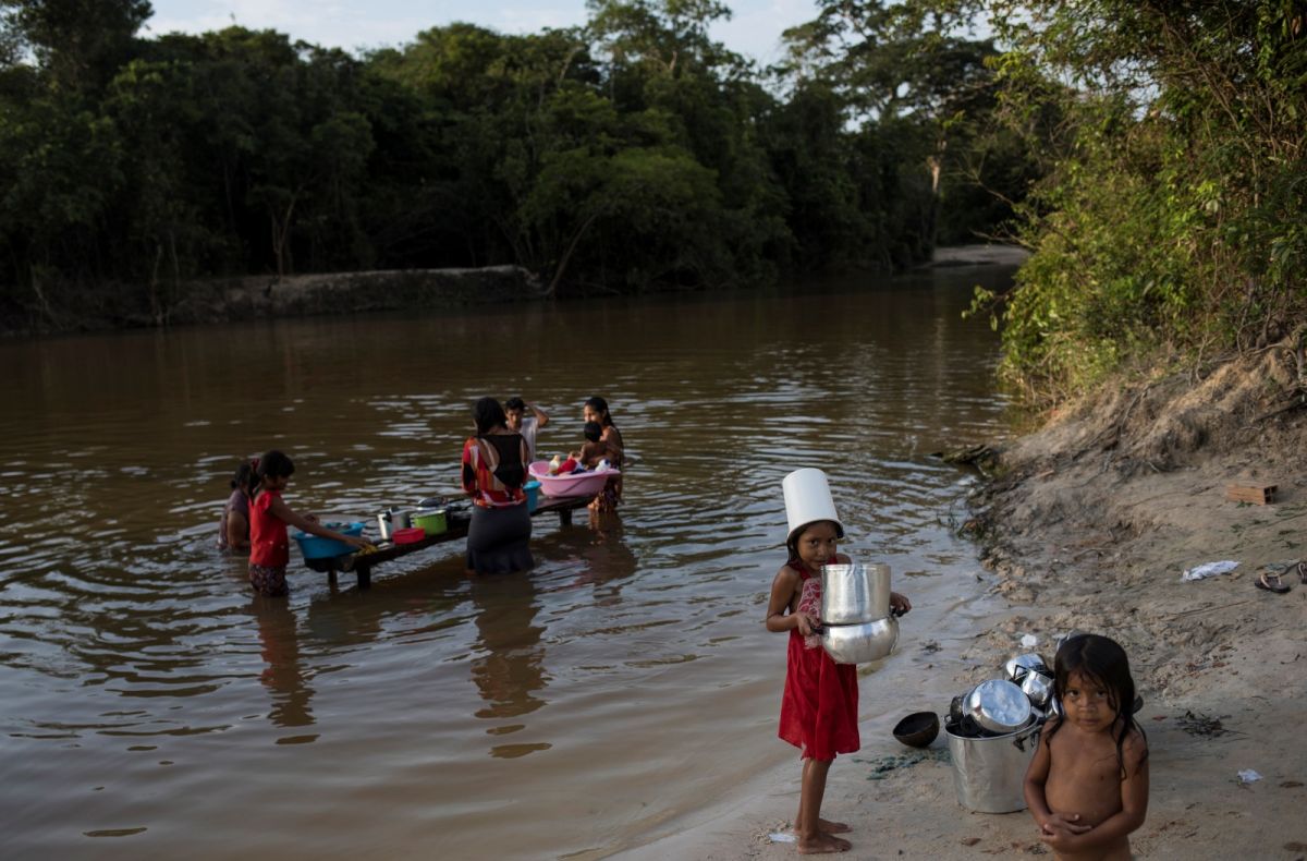 ▲過去幾週以來，全球最大河流亞馬遜河沿岸社區居民開始缺水喝。資料照。（圖／美聯社／達志影像）