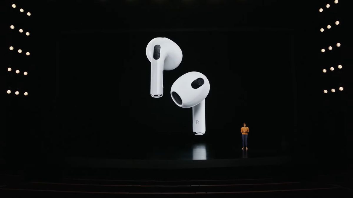 ▲蘋果第二場秋季發表會上AirPods 3終於亮相,但不少果粉卻不買單,反而大推旗下「1產品」用過回不去。(圖/翻攝蘋果直播畫面)