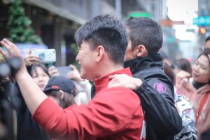 吳怡農 陳柏惟 ▲民進黨台北市黨部主委吳怡農呼籲,台中人週六要回家投票,再次勇敢守住陳柏惟。(圖/翻攝自吳怡農臉書)
