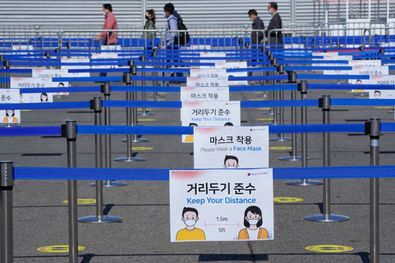 ▲韓國中央災難安全對策本部今天表示，6月起入境旅客須進行PCR檢測次數將減至一次，且完全接種者無論出發地，一律免隔離。（圖／美聯社／達志影像）