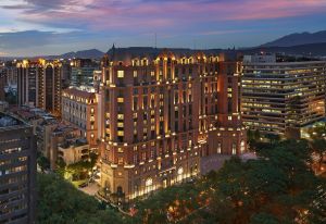 ▲台北文華東方酒店推出「萬千寵愛」住房專案。（圖／台北文華東方酒店）