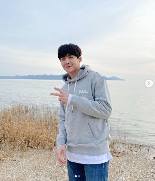 ▲金宣虎爆紅後沒多久，就因為前女友滅性爆料形象重創。（圖／＠seonho__kim IG）