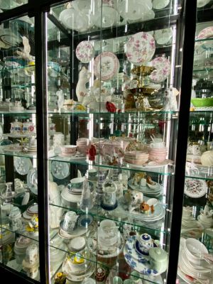 蔡依林現身GUCCI特展!7亮點必逛 線上預約最潮打卡聖地 ▲琳瑯滿目的收藏者展間,藏有Jolin喜歡的下午茶組。(圖/記者蕭涵云攝)