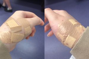 但原PO手上的傷口都是牠弄出來的!(圖/Twitter帳號:titikuri_) ▲但原PO手上的傷口都是牠弄出來的!(圖/Twitter帳號:titikuri_)