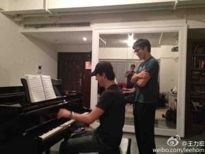 王力宏 ▲王力宏邀請李雲迪來家裡彈琴,鬧出烏龍緋聞。(圖/翻攝王力宏微博)
