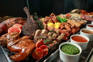 最夯buffet饗饗、旭集親揭訂位撇步 晶華加開座位搶客 ▲柏麗廳可品嚐晶華飯店旗下所有餐廳美食。(圖/台北晶華酒店)