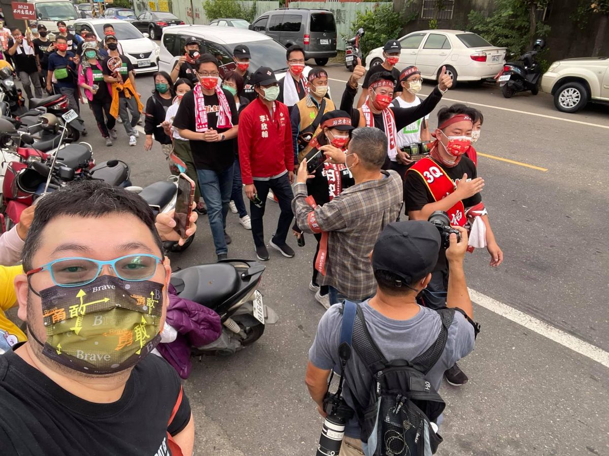 ▲「四叉貓」劉宇在臉書積極發文為民進黨打擊對手。（圖／劉宇臉書）