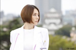 ▲米倉涼子睽違2年再接演大門未知子。(圖/WAKUWAKU JAPAN) ▲米倉涼子睽違2年再接演大門未知子。(圖/WAKUWAKU JAPAN)
