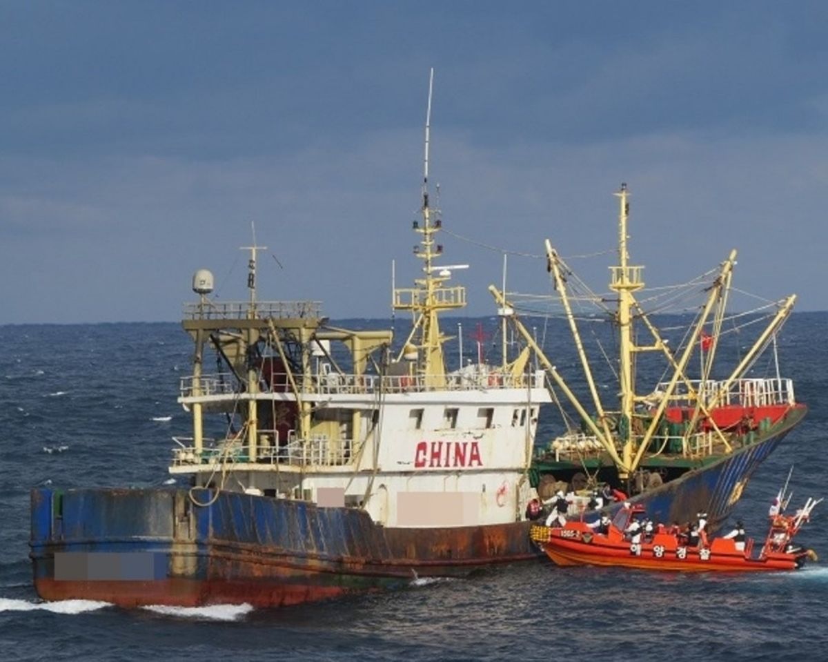 中國漁船涉非法捕撈！切斷漁網逃逸未果　遭韓國海警扣押