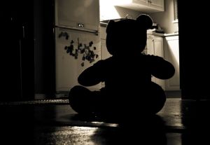 人倫悲劇!父母與子女以「性教育」之名亂倫3年 生母繼父遭判刑