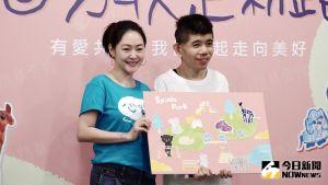 ▲小S(左)今天出席公益活動。(圖/記者陳思誼攝) ▲小S(左)今天出席公益活動。(圖/記者陳思誼攝)