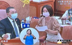 新北市議員戴瑋姍 ▲新北市議員戴瑋姍關注新北歡樂耶誕城今年是否會舉辦?侯友宜說,新北歡樂耶誕城今年不僅要在12月初照常舉辦,更要比去年擴大。(圖/記者陳志仁攝,2021.10.28)