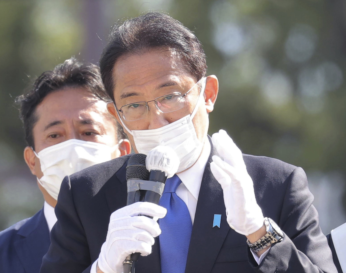▲日本首相岸田文雄表示，為防範Omicron變異株，開始準備把重點轉向國內防疫對策。（圖／美聯社／達志影像）