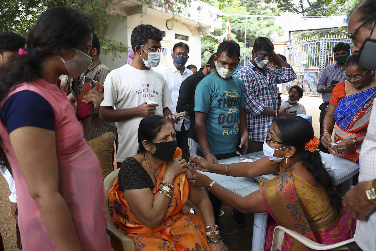 疫苗沒打完就群體免疫？印度德里97%民眾有新冠抗體