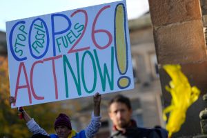 ▲聯合國氣候變化綱要公約第26次締約方會議（COP26）即將登場，數以百計行動主義者今天在負責主辦會議的蘇格蘭城市格拉斯哥集結。（圖／美聯社／達志影像）