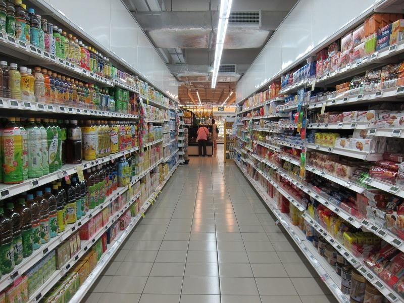 ▲台灣路上各個店家裡，都不難看見零食的蹤影，那數年前的超商零食霸主你知道是哪款嗎？（示意圖／翻攝 Pixabay ）