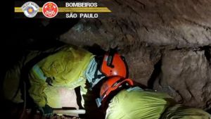 影／驚悚意外！巴西消防員受訓洞穴突塌　慘釀9死
