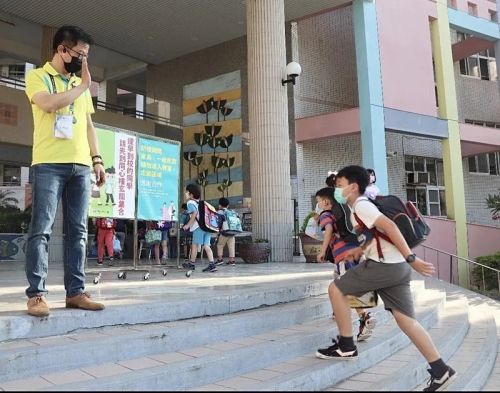 已破萬人附議國高中10點上課！教育部有60天評估　最晚這天得回應
