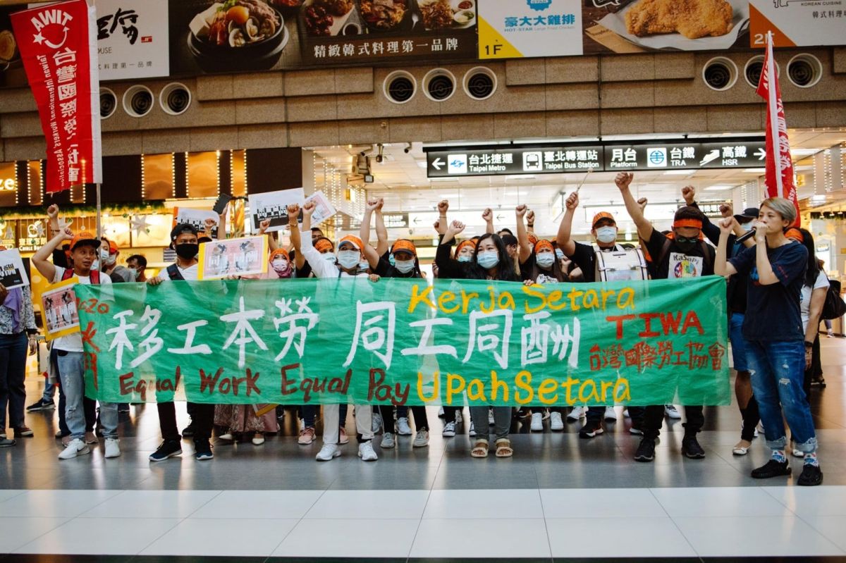 ▲民間非營利組織 TIWA 台灣國際勞工協會長期以來針對此議題發聲，曾在2020年年底參與「移工本勞，同工同酬，Equal Work Equal Pay」的訴求。（圖／TIWA臉書）
