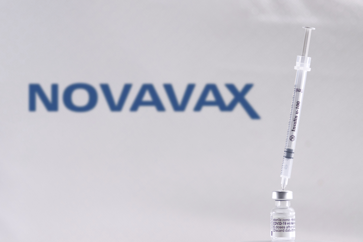 ▲諾瓦瓦克斯研發的疫苗開胡，首先取得印尼緊急使用授權。（圖／美聯社／達志影像）