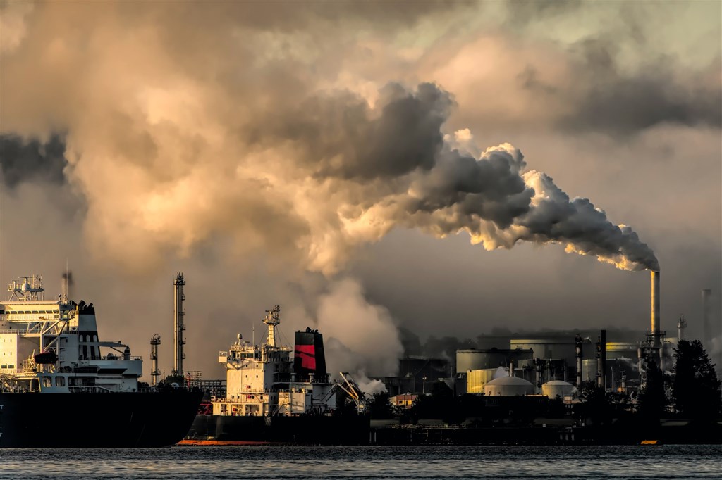 ▲「全球碳計畫」（Global Carbon Project）報告指出，2021年全球碳排放量反彈重回歷史高點，這也逼迫COP26氣候峰會上的各國領袖「必須面對現實」。（圖／美聯社／達志影像）