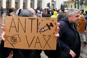 烏克蘭染疫病故創新高　政府祭現金獎勵打疫苗
