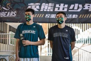 T1/準爸爸蔣淯安、黃聰翰參與英熊出少年校園巡迴活動