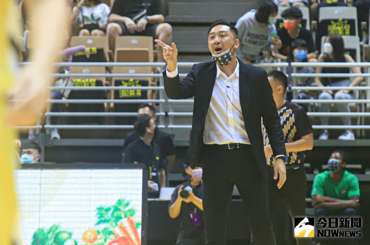 ▲新竹攻城獅總教練林冠綸。(圖/記者葉政勳攝)