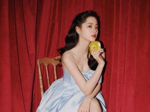 歐陽娜娜「胸前綁緞帶」視覺衝擊　超有料身材不藏了
