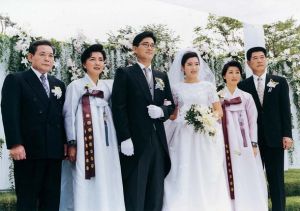 ▲三星集團少主李在鎔與林世玲兩人於2009年結婚。（圖／翻攝自韓民族日報）