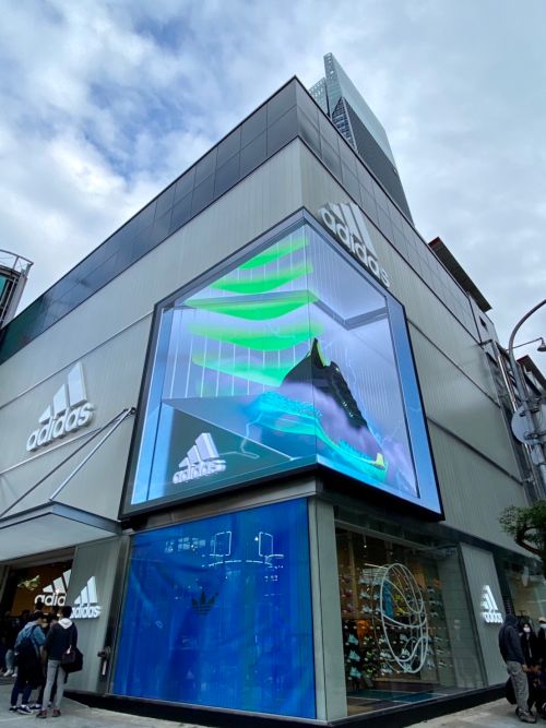 Adidas lucky shop chinatown mall imperio