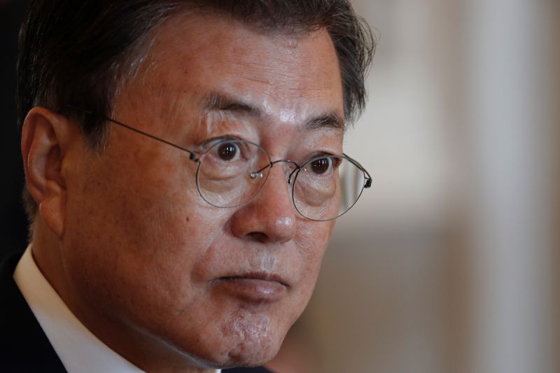 ▲文在寅即將卸任,歷屆總統下台後都會遭到政治清算的「青瓦台魔咒」是否持續令外界關注。(圖/美聯社/達志影像)