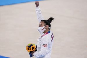 東京奧運為美國摘金　寮國移民李伊遇歧視攻擊
