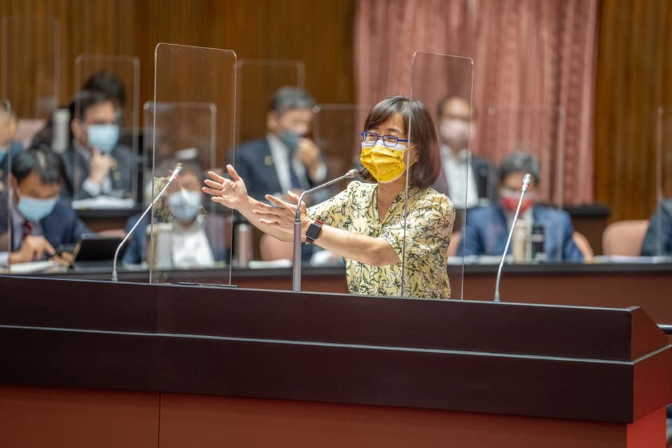 ▲立委林奕華前辦公室主任林廷霖性侵遭判3年10月，被害人提起民事求償，13日判決林奕華與林男連帶賠償200萬餘元。（圖／翻攝自林奕華臉書）
