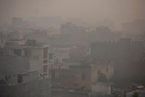 影／在家得戴口罩、學校停課　印度德里PM2.5超標20倍
