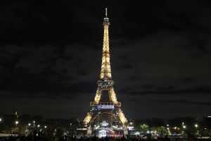聯合國教科文組織75週年　巴黎鐵塔燈光秀賀壽
